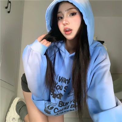 某影后之女被曝恋爱脑怒怼网友，前后半年校园画面流出