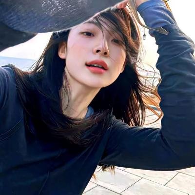 发布会现场实拍：剧组工作人员与投资方闹掰，导演当场摔剧本